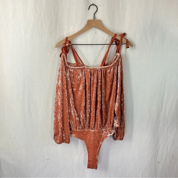 HAH x Free People Beg 2 Differ Crushed Velvet Bodysuit - Picture 5 of 8